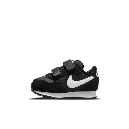 Nike MD Valiant Sneaker, Black/White, 19.5 EU