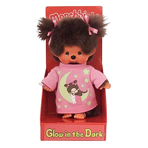 Sekiguchi 223732 - Original Monchhichi Mädchen, Plüschfigur mit rosa Schlafshirt, Glow in the Dark Elementen und Zöpfen mit Schleifen, ca. 20 cm großes Kuscheltier aus braunem Plüsch