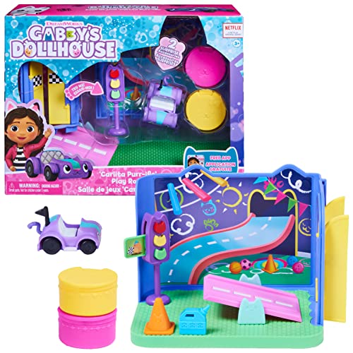 Gabby‘s Dollhouse Deluxe Raum, Purr-ific Play Room, Spielzimmer mit Carlita Spielzeugauto, 2 Möbelstücken und 2 Überraschungsboxen mit Zubehörteilen, geeignet für Kinder ab 3 Jahren