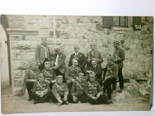 Studentika. Unbekannter Studentengruppe. Gruppenfoto. Alte Ansichtskarte / Postkarte s/w, ungel. um 1910 ?. Aufdruck : H. Oeser - Weinheim a. d. B. Nr. 263. Vintage / Nostalgie.