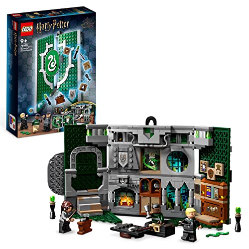 LEGO 76410 Harry Potter Hausbanner Slytherin Set, Hogwarts-Wappen und Gemeinschaftsraum-Spielzeug, 2in1-Reisespielzeug und Wand-Deko, Sammel-Set mit Draco Malfoy-Minifigur, 9-99 Jahren