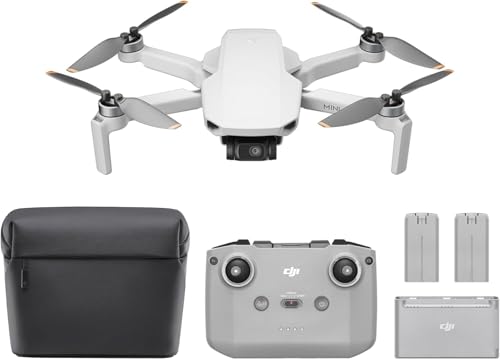 DJI Mini 4K Fly More Combo, Drohne mit UHD Kamera 4K für Anfänger, Unter 249 g, 3-Achsen Gimbal Stabilisierung, 10km Videoübertragung, Autom Rückkehr, 3 Akkus für 93 min Flugzeit