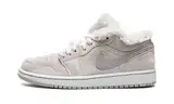 Jordan WMNS Air Jordan 1 Low SE, DO0750 002 Sherpa-Fleece, Größe 39,5 W, College Grau/Weiß, 37.5 EU