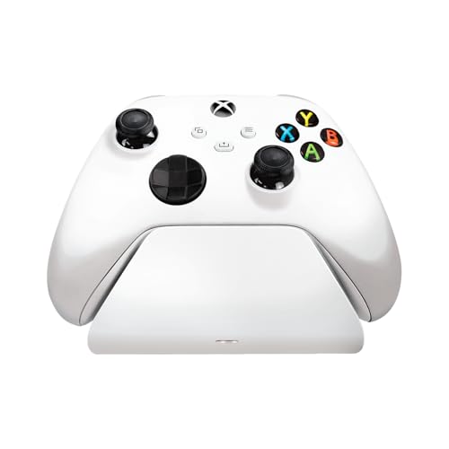 Razer Universelle Schnellladestation - Schnellladegerät für Xbox-Controller (Universelle Kompatibilität, Magnetkontaktsystem, Passend zu jedem Xbox-Controller) Robot White