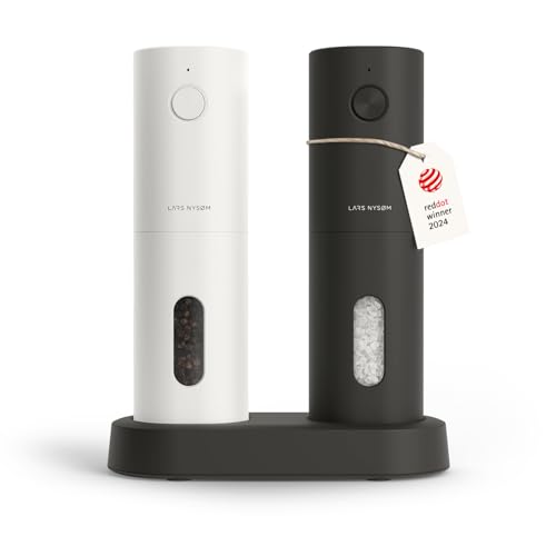LARS NYSØM Salz und Pfeffer Mühle Elektrisch 2er Set mit einstellbarem Keramik-Mahlwerk von grob bis fein I Design Gewürzmühlenset Automatisch (2 Stück) (Black/White)