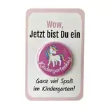 Kindergarten Geschenk Button „Einhorn“ mit Karte OHNE Nadel als Set! Kindergartengeschenk für den ersten Tag im Kindergarten, als Kita Starterset oder als Kindergartentüte Füllung - Jung und Mädchen