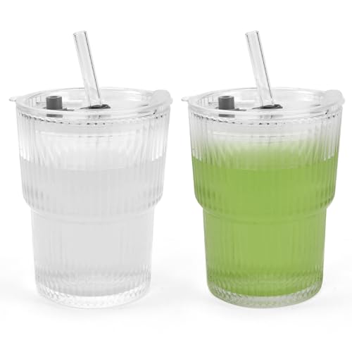 Kleemeiero 2 Stück Glasbecher mit Deckel und Strohhalm 400ml Trinkgläser Geriffelte Glasbecher Kaffeetassen Glas Smoothie Becher Blasen Teetassen Saftglas Milchtrinkbecher für Saft, Milch, Kaffee