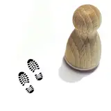 Stemplino® Ministempel - Motiv: Schuhabdruck - 12mm Durchmesser - Holzstempel Wichtel Stempel Wichtelzubehör Wichtel Zubehör mit Schuhabdruck Motiv Spuren Stempel