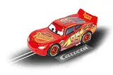 Carrera - 20065010 - Lightning McQueen aus Disney Pixar Cars Slotcar I Exklusiv für Bahn I Detailreich I Geeignet für Jungs & Mädchen I Perfektes Einstiegsrennfahrzeug für Kinder