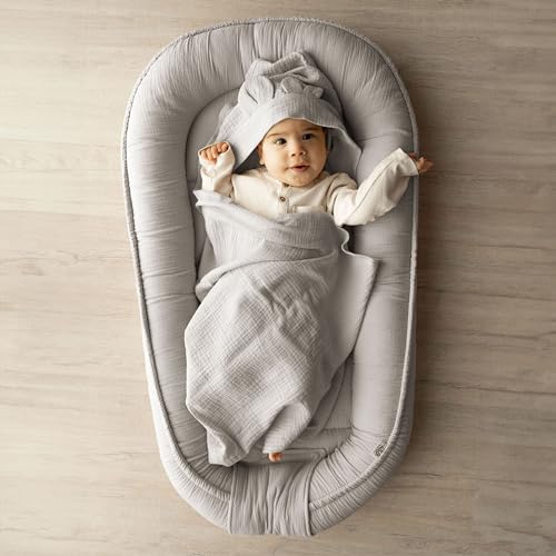 PaLulli Babynest aus 100% Musselin Baumwolle Premium Kuschelnest Babynestchen 100x60cm Klettverschluss-Klappe Nestchen Wickelauflage Kuschelbett Kokon für Babybett - Babys und Säuglinge … (Grau)