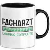 Facharzt Tasse Geschenk Werdender Arzt Geschenkidee Studium Medizin Kaffee-Becher (Schwarz)