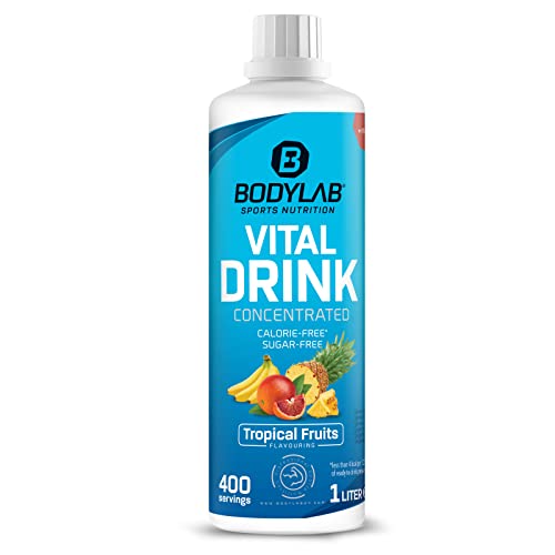 Bodylab24 Vital Drink Concentrated Tropical 1000ml, Getränkekonzentrat zuckerfrei, Zero Sirup, mit Vitaminen und L-Carnitin, Sportgetränk mit wenig Kalorien