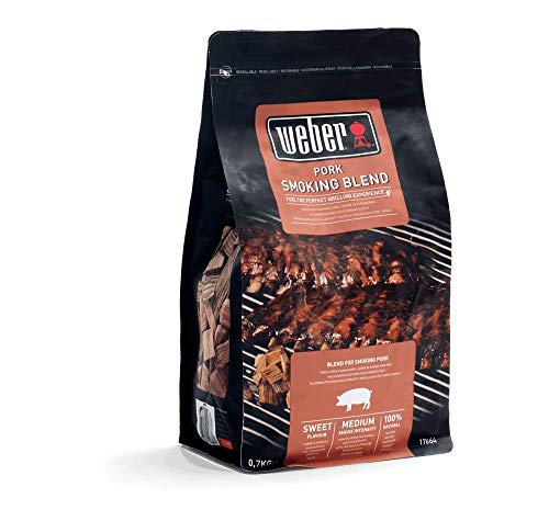 Weber Räucherchips (700g Packung) - für Schweinefleisch, Räucherchips-Mischung aus Laub- und Obstbäumen, EU-Produkt, nachhaltig gewonnen, FSC zertifiziertes Holz (FSC Mix) (17664)