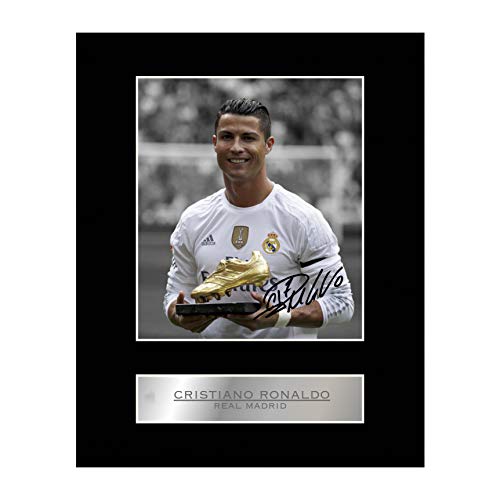 Iconic pics Signiertes Foto von Cristiano Ronaldo von Real Madrid mit Passepartout