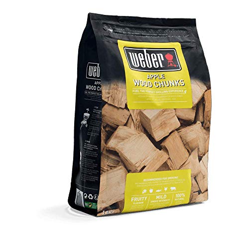 Weber Apfelholz Chunks (1,5kg Packung) - zum Räuchern von Käse, Gemüse, Fisch, Geflügel und Schwein, dezent süßes Aroma, EU-Produkt, nachhaltig gewonnen (17616)