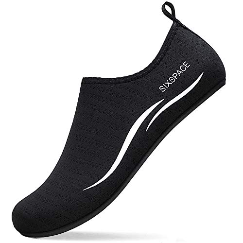 Sixspace Herren Damen Badeschuhe Wasserschuhe Aquaschuhe Strandschuhe Schnell Trocknend Slip on Breathable Schwimmschuhe Surfschuhe für Beach Pool Surfen Yoga Schwarz(Lieferantengröße 43 EU)