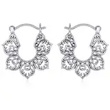 MadamLili - Ohrringe KARMA III - 925 Sterling Silber - 2cm Große Verzierte Blüte - Ornamentaler Echtsilberschmuck - Exklusive Schmuckbox