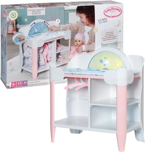 Baby Annabell, Puppen Wickeltisch, Baby Annabell Day&Night Wickeltisch mit drehbaren Rad in Tag- und Nachtmodus, Licht- und Soundfunktionen, Wickelauflage und 3 Kleiderbügeln, 709672