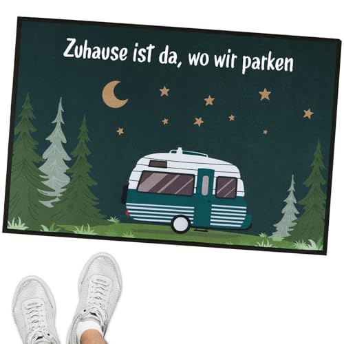 BETESSIN Lustige Camping Fußmatte 40x60cm - Zuhause ist da, wo wir parken - Fussmatte für innen & außen - Camping Geschenke für Camper Wohnwagen - Türmatte Fußabtreter Dünne 5mm