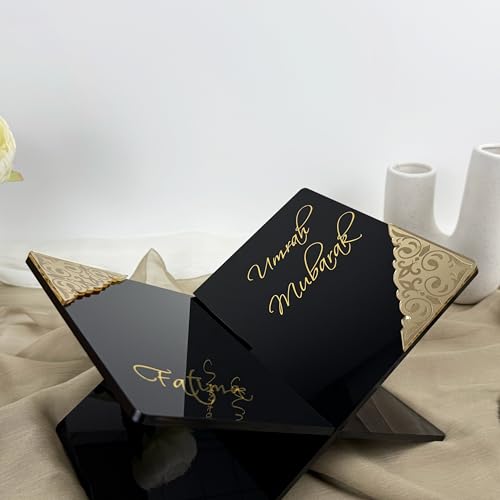 Umrah Mubarak Geschenk, Personalisierter Koran-Halter, Schwarz mit Gold-Gravur, Acryl, Umrah Mubarak Design