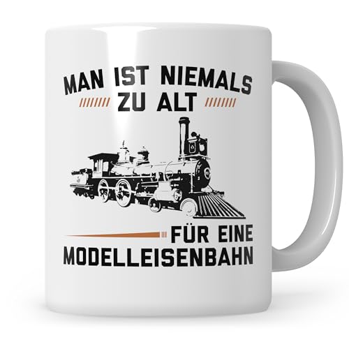 Sweetify Eisenbahn Tasse Man ist niemals zu alt für eine Modelleisenbahn Spruch Hobby Zug Eisenbahner Geschenk