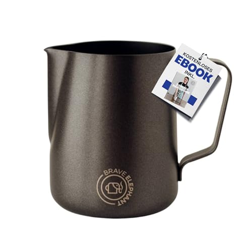 BRAVE ELEPHANT® Milchkännchen Edelstahl 900ml [Black Mat] | Rostfreie Milchkanne Edelstahl für Latte Art | Barista Milchkännchen Teflon beschichtet schwarz | Innovatives Milchschaumkännchen