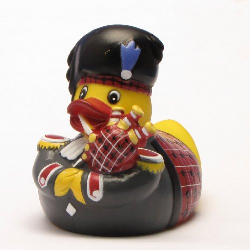 DUCKSHOP I Badeente Scottish Piper I Quietscheente Dudelsackspieler I Quietscheentchen Schottland I L: 11 cm I Geschenk für Dudelsackspieler I Präsent Sammler