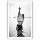 Acqooeakt Vintage-Wandkunst, feministische Frauen-Poster, sexy Frau im See, feministische Mittelfinger-Kunstdruck, Leinwand, Mädchenzimmer, Wanddekoration, Ästhetik, 40,6 x 61 cm, ungerahmt