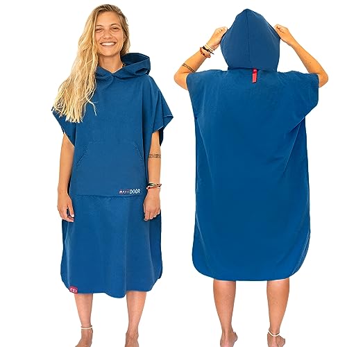 AUTDOOR® Mikrofaser Badeponcho Damen & Herren - nachhaltig aus 100% recycelten PET-Flaschen - Handtuch als Umziehhilfe für Strand und Wassersport - schnelltrocknend & kompakt (Medium, Blau)