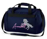 Reittasche mit Namensdruck personalisiert | Motiv aufsteigendes Pferd mit Name | Trage- und Sporttasche für Mädchen zum Reiten in vielen Farben verfügbar (dunkelblau) 54 x 28 x 25 cm