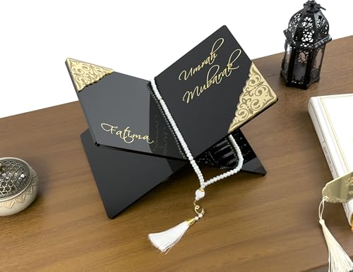 Umrah Mubarak Geschenk, Personalisierter Koran-Halter, Schwarz mit Gold-Gravur, Acryl, Umrah Mubarak Design