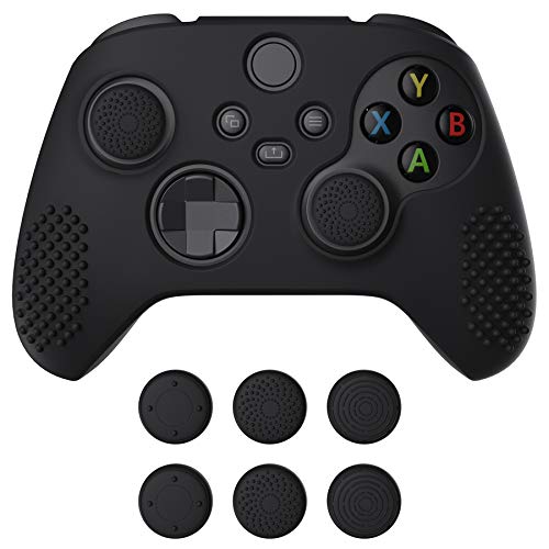 eXtremeRate PlayVital Schutzhülle für Xbox Series S/X,Case Anti-Rutsche Hülle aus weichem Gummi,6 Stück Schwarze Stick Aufsätze für Xbox Series S/X Controller(3D Noppen Edition,Schwarz)