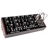 MOOG Mother-32 Semimodularer Eurorack-Analogsynthesizer mit 32-Step Sequencer, VC-Oszillator & Ladder-Filter, MIDI-In, erweitertem Patchbay, CV-Klinke