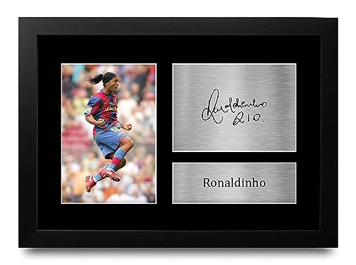 HWC Trading FR A4 Ronaldinho Barcelona Geschenke Gedrucktes Signiertes Autogramm Foto für Fußball Anhänger and Fans - A4 Gerahmt