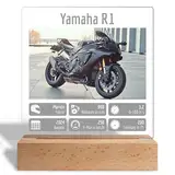 Motorrad Geschenk für Motorradfahrer: Acrylglas-Aufsteller personalisiert mit Foto & Daten - Fotogeschenk für Biker Motorrad-Fans Männer & Frauen - 15x18 cm, inkl. Holzständer (Motorrad)
