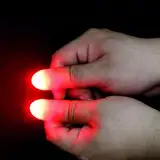 2 x Magische Trick-Fingerspitzen, blinkende Finger-Daumen-Spitzen, magischer Trick-Finger, erscheint Licht, Haushalt, Zaubertricks