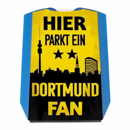 Hier parkt ein Dortmund Fan Parkscheibe in Vereinsfarben mit zwei Einkaufswagenchips als Geschenk für Fußballfans die ihren Verein über alles lieben und überall verfolgen