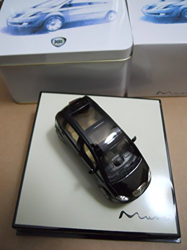 Lancia Musa schwarz black 1: 43 Die Cast Model Norev in Metal Box [mv00]
