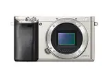 Sony Alpha 6000 Systemkamera (24 Megapixel, 7,6 cm (3") LCD-Display, Exmor APS-C Sensor, Full-HD, High Speed Hybrid AF) silber