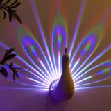 Pfau Wall Light - Pfau Lampe - Vogel-Wandleuchte - LED-Nachtlicht Mit Fernbedienung,Einzigartige LED-Wandleuchte, Bunte Wandlampe 9 Farben LED Beleuchtung Innen Wandkunst-Deko Weiß