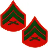 Marine Corps (USMC) Chevron grün bestickt auf rotem CPL E4 männlich