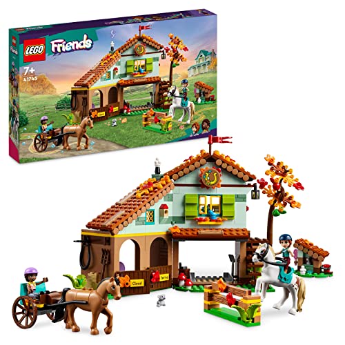 LEGO Friends Autumns Reitstall Set mit 2 Spielzeug-Pferden, Kutsche und Reitzubehör, Reitstall- und Pferdespielzeug, Bauernhof-Tier-Geschenk für Mädchen, Jungen und Kinder ab 7 Jahren 41745