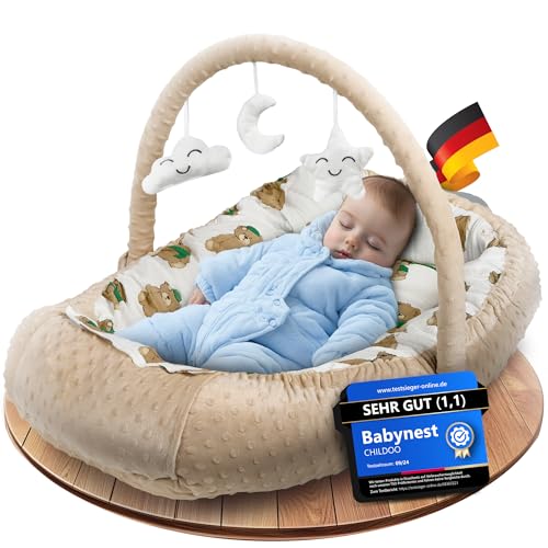 CHILDOO Babynest [inkl. Spielbogen] Baby Nestchen aus OEKOTEX Stoffen, Babynestchen für Neugeborene, Kuschelnest für Mädchen und Jungen | Beige & Bären (Beige mit Bären)