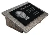 LaserArt24 Granit Grabstein, Grabplatte oder Grabschmuck mit dem Motiv Grabstein-gg11s und Ihrem Foto/Text und Daten