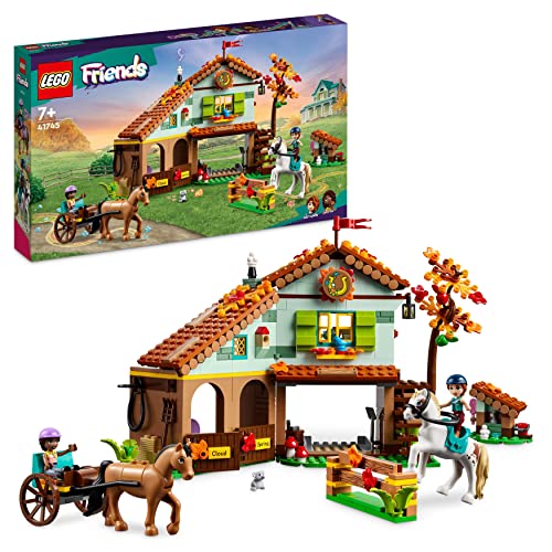 LEGO Friends Autumns Reitstall Set mit 2 Spielzeug-Pferden, Kutsche und Reitzubehör, Reitstall- und Pferdespielzeug, Bauernhof-Tier-Geschenk für Mädchen, Jungen und Kinder ab 7 Jahren 41745