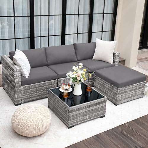 UDPATIO Lounge Gartenmöbel Set mit 3er Gartensofa, Hocker & Beistelltisch, Poly Rattan Balkonmöbel 4 Personen mit Kissen, Balkon Möbel Wetterfest, Gartenlounge für Garten, Terrasse, Outdoor, Grau