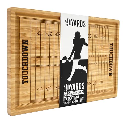 40YARDS American Football Schneidebrett aus Bambus Holz mit eingraviertem Football Spielfeld (38 x 25 x 2 cm) - Großes Football Brett mit Saftrille für Fleisch & Gemüse | Geschenk für Football Fans