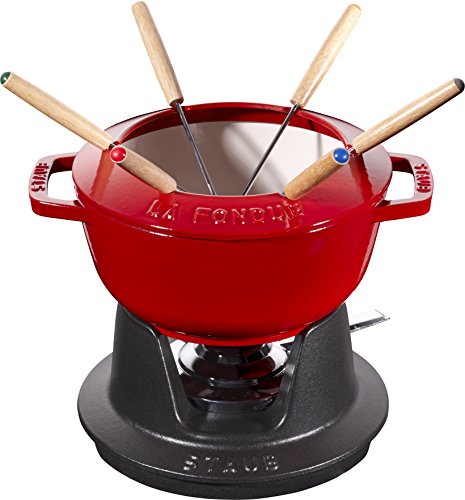 STAUB Fondue Set mit 6 Gabeln, Gusseisen, 18 cm, 1,6 l, Geeignet für Käse- Schoko- und Fleisch-Fondue, Kirschrot