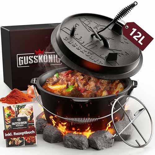 GUSSKÖNIG Dutch Oven Set [12L] - Eingebrannter Feuertopf mit praktischem Deckelheber und Edelstahl Untersetzer