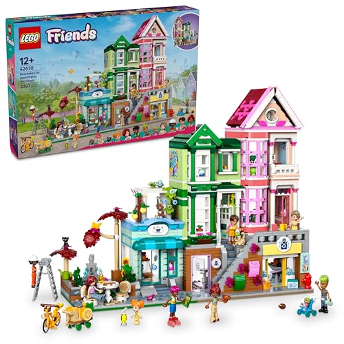 LEGO Friends Heartlake City Wohn- und Einkaufsstraße, Bauset für Rollenspiele mit 9 Charakteren (darunter 7 Minifiguren) und 3 Katzen, Geschenk für Mädchen und Jugendliche, Spielzeughaus 42670